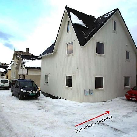 Sentral Leilighet Med 3 Soverom Харстад Экстерьер фото